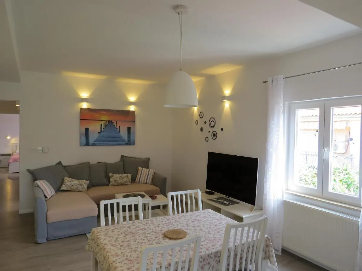 Apartments Vodaric Cres
