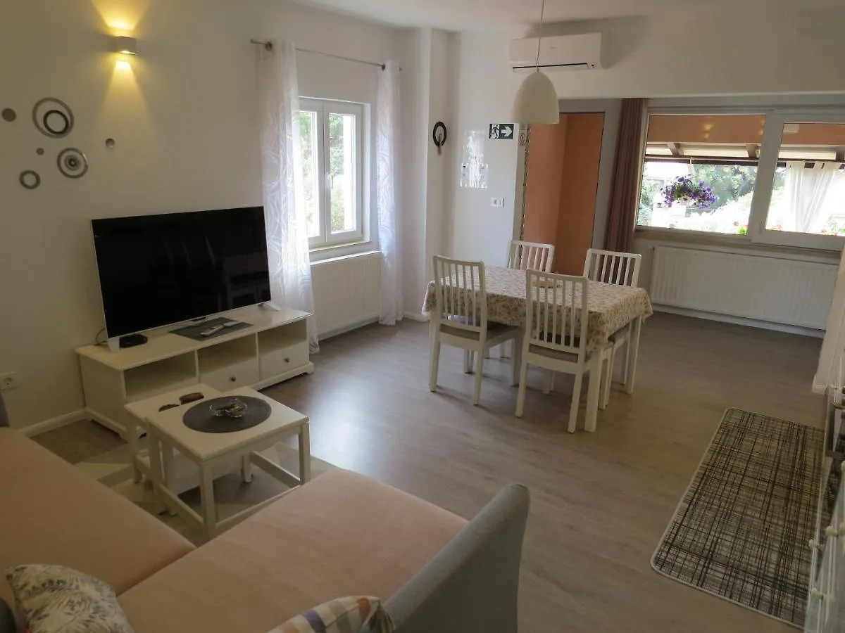 Apartments Vodaric Cres 0*,  Croatia
