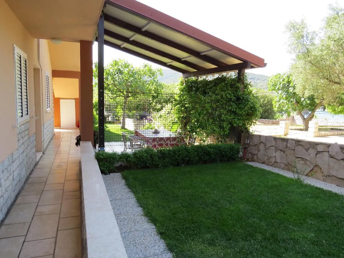 Apartments Vodaric Cres