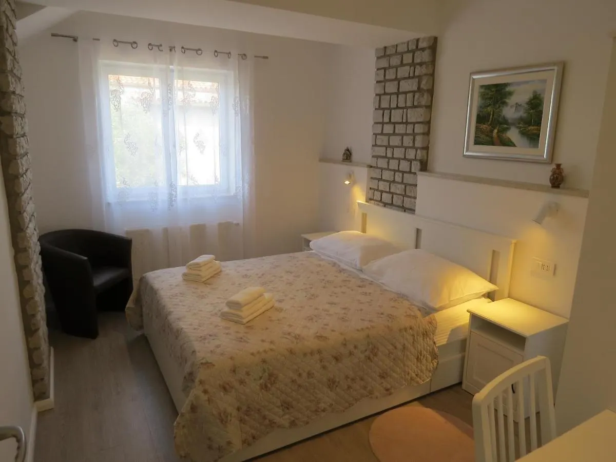 Apartments Vodaric Cres