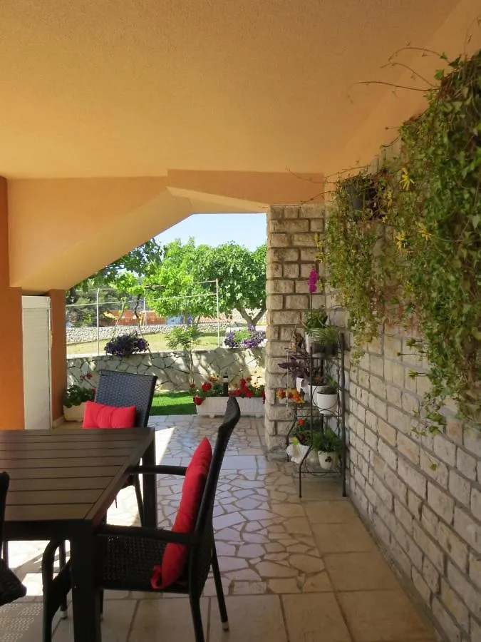 Apartments Vodaric Cres