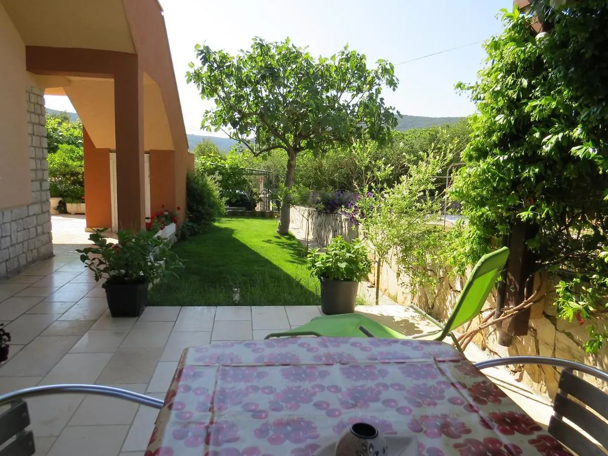 Apartments Vodaric Cres