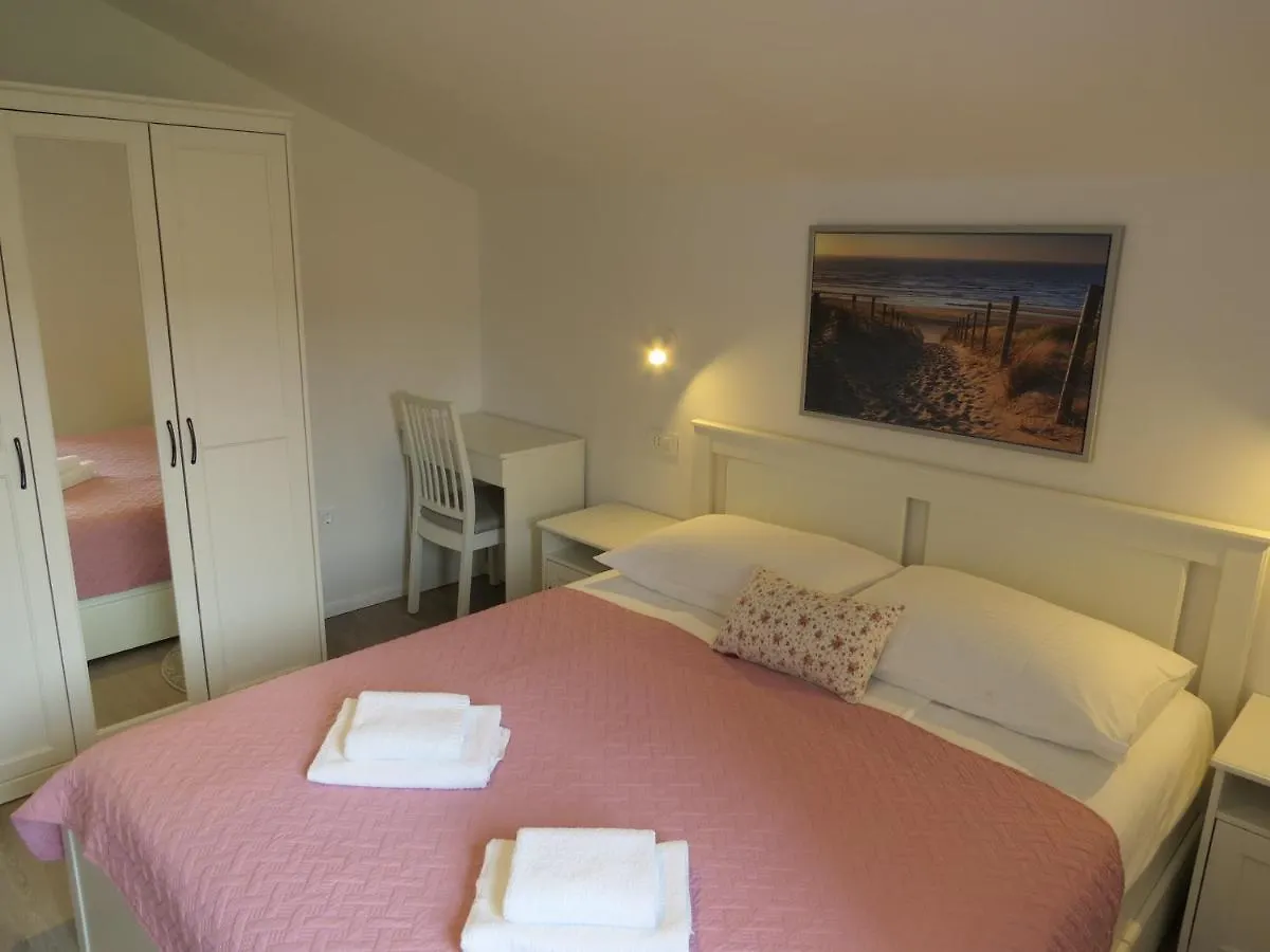 Apartments Vodaric Cres