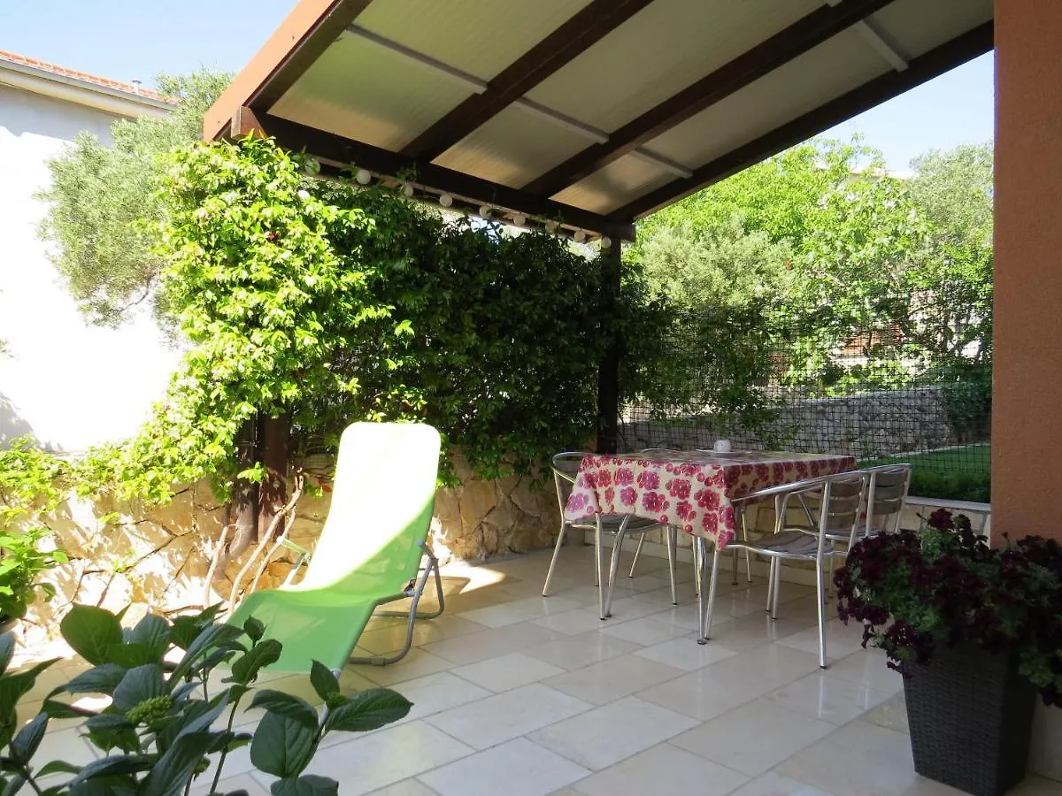 Apartments Vodaric Cres